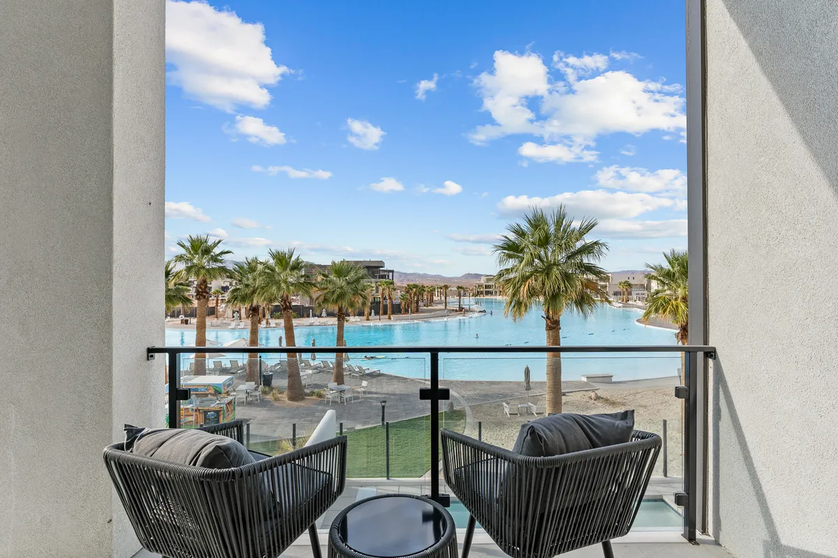 Wander St. George Serenity