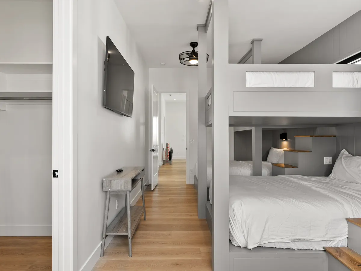 Bedroom 7 image