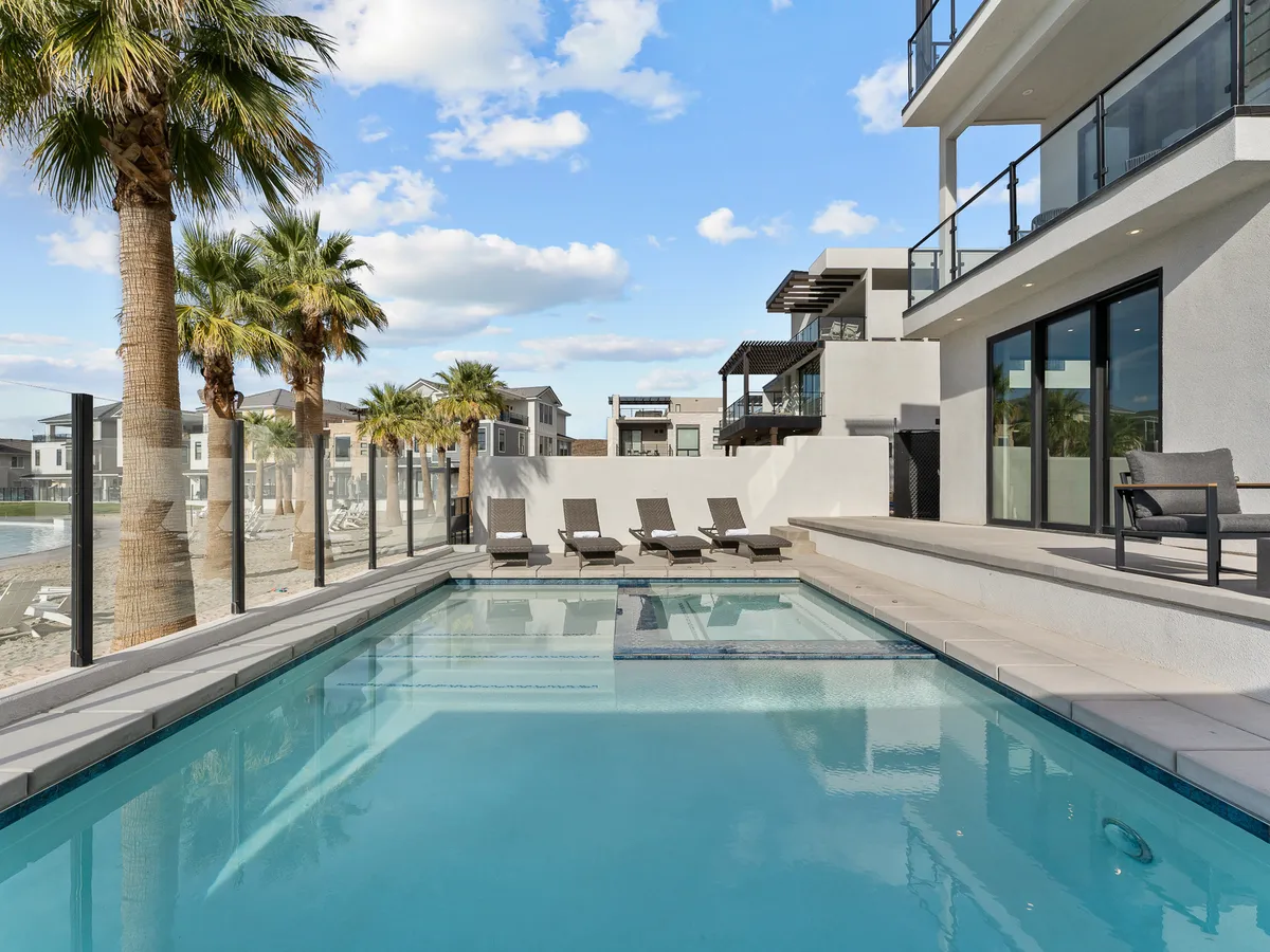 Wander St. George Serenity #45