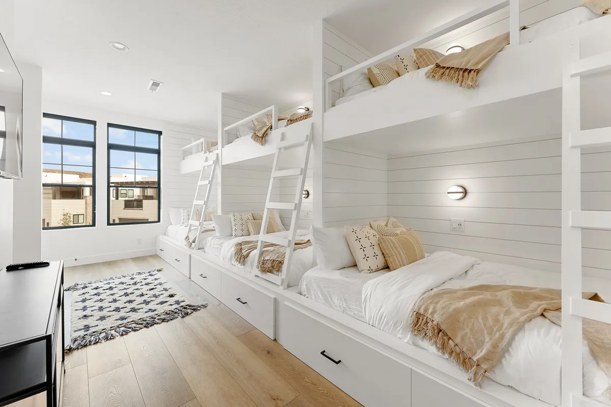 Bunk Bedroom 1 image