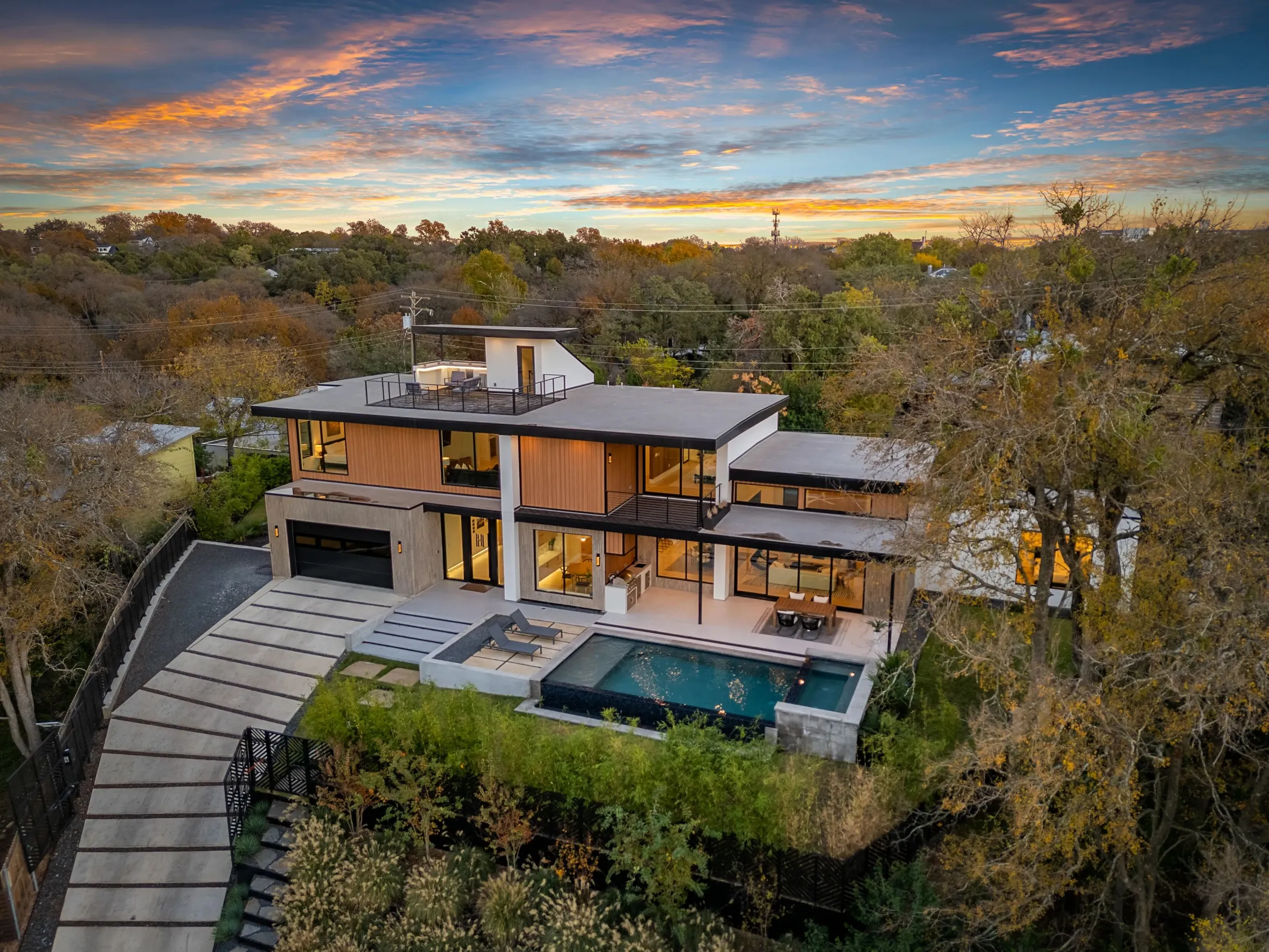 Wander Austin Oakhaven #4