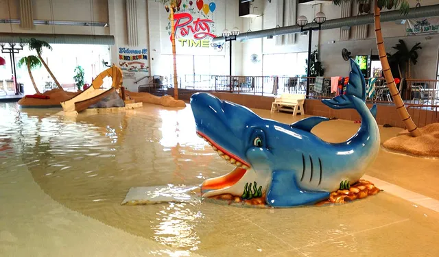 Aquatic Center Indoor Waterpark