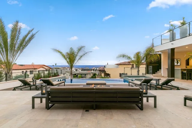 Wander Hermosa Beach