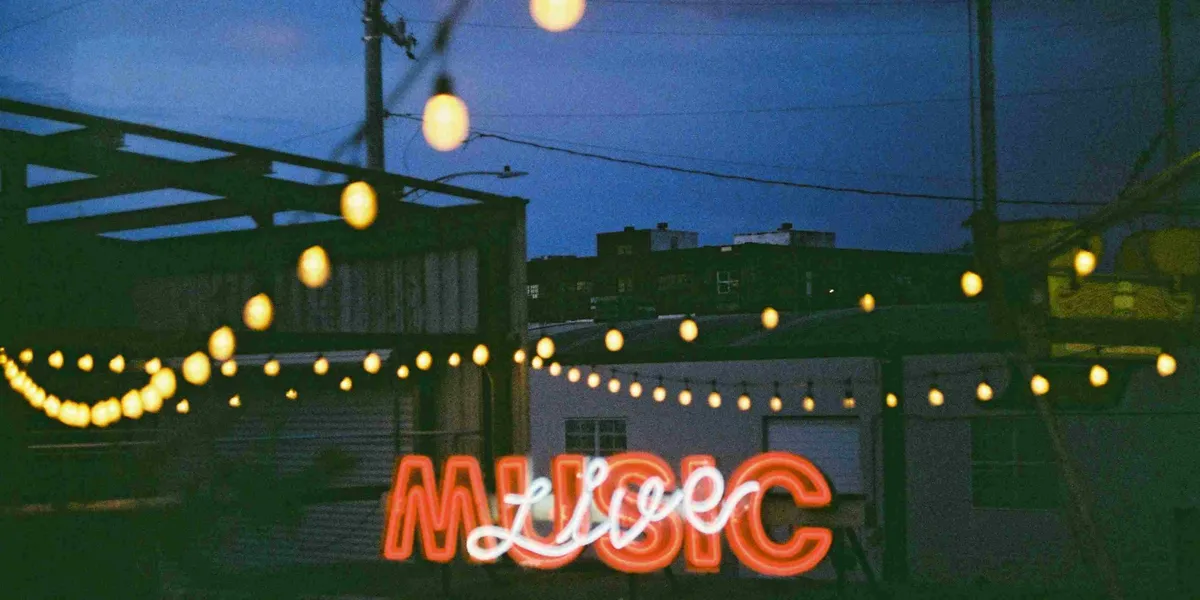 Where to Find Live Entertainment Near Wander Hudson Ridge
