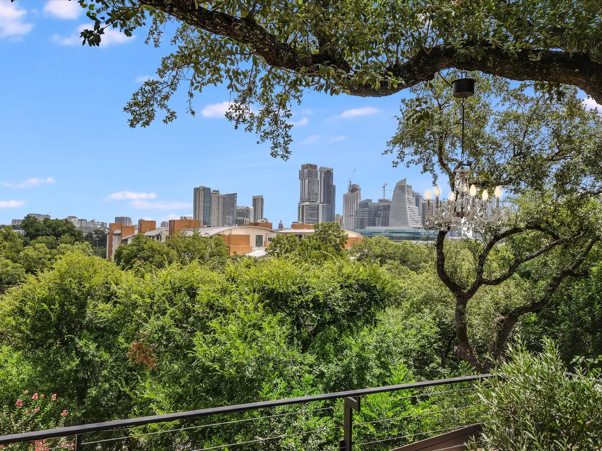 Wander Austin Capitol #62