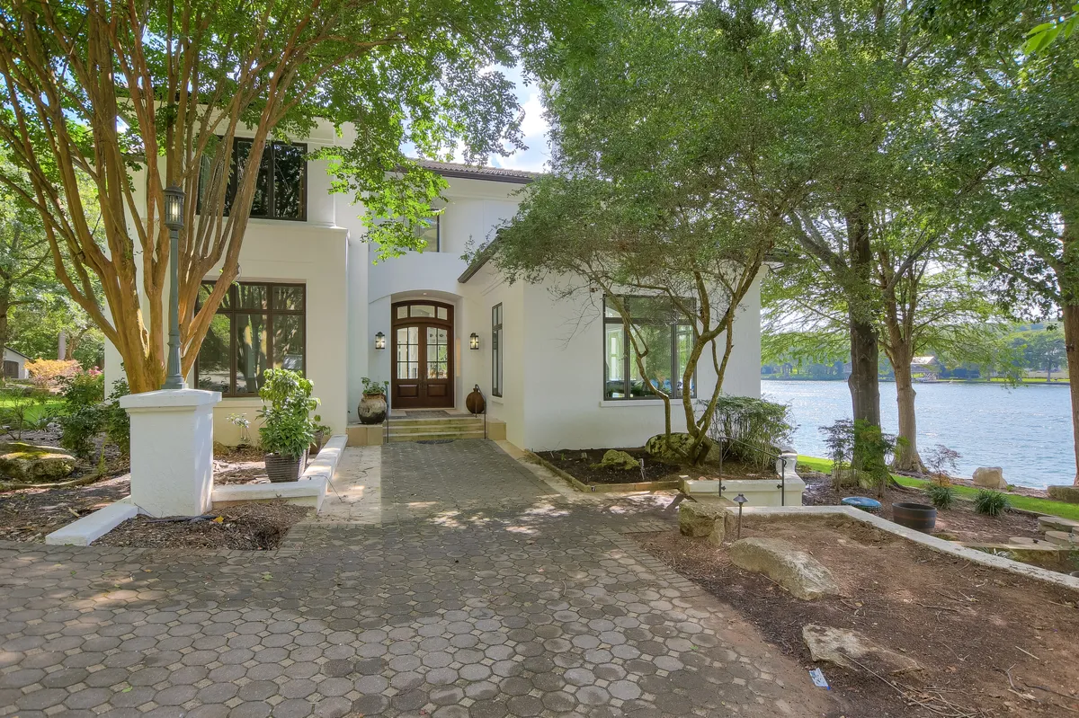 Wander Austin Paradise