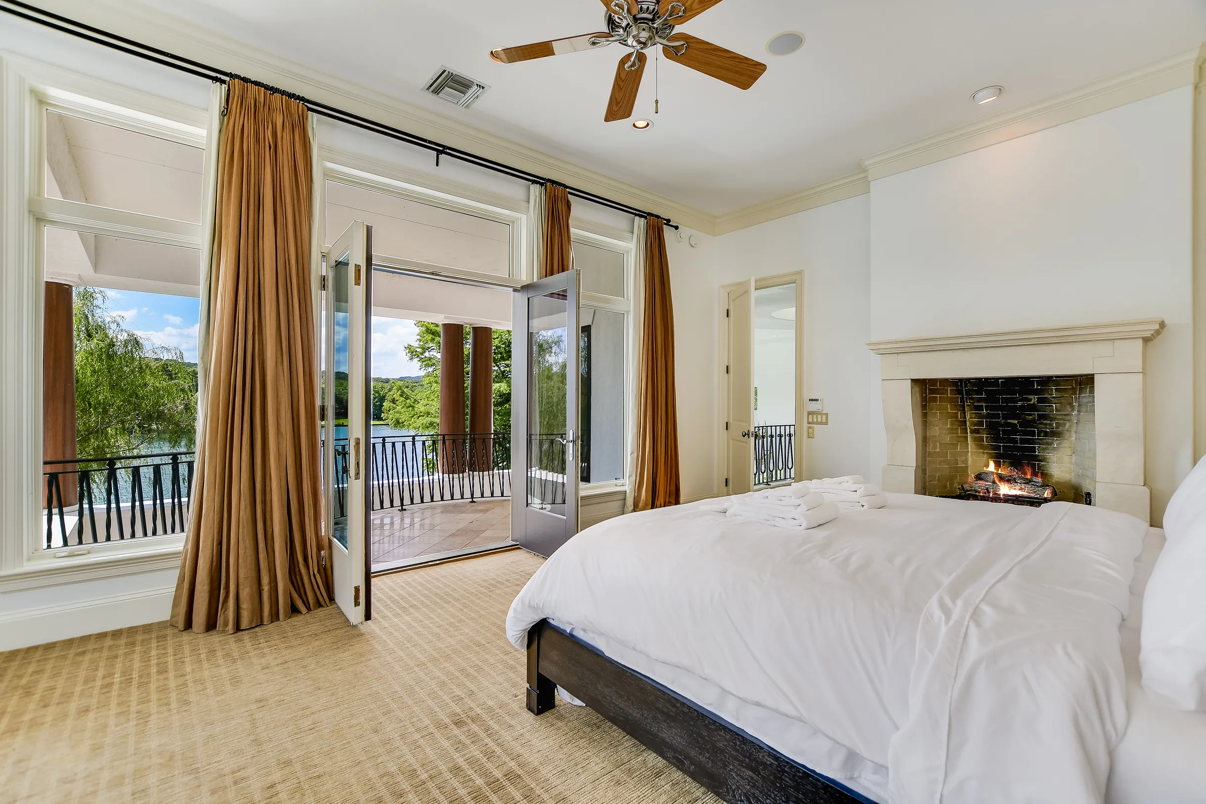 Wander Austin Paradise #42