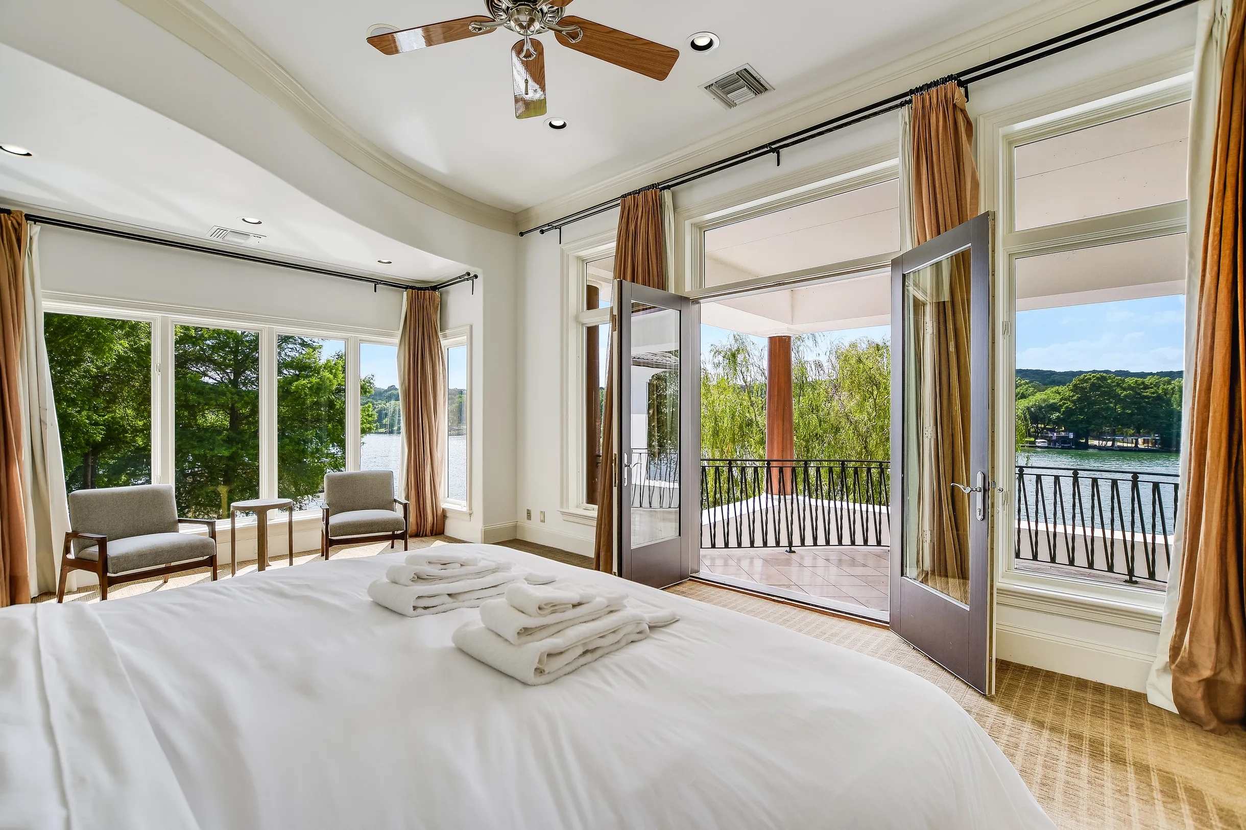 Wander Austin Paradise #32