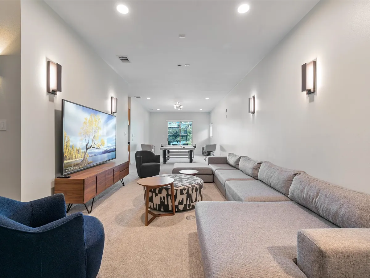 Wander Austin Emerald #6