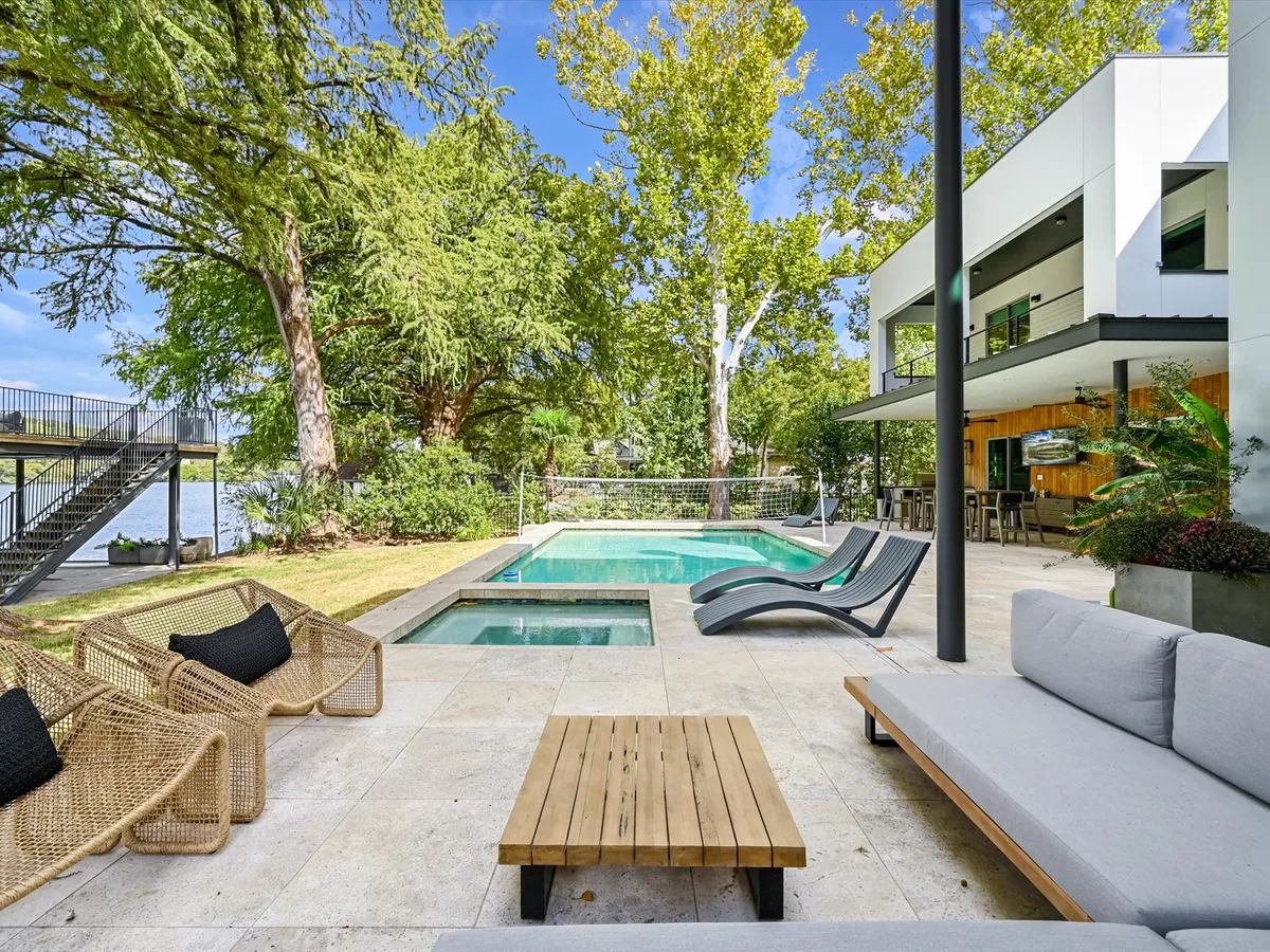 Wander Austin Emerald #46