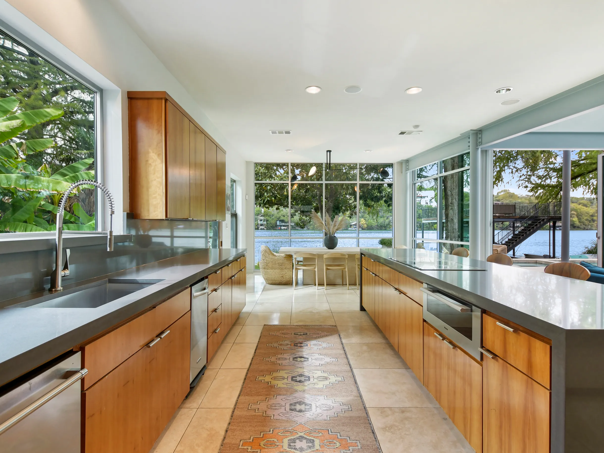 Wander Austin Emerald #33