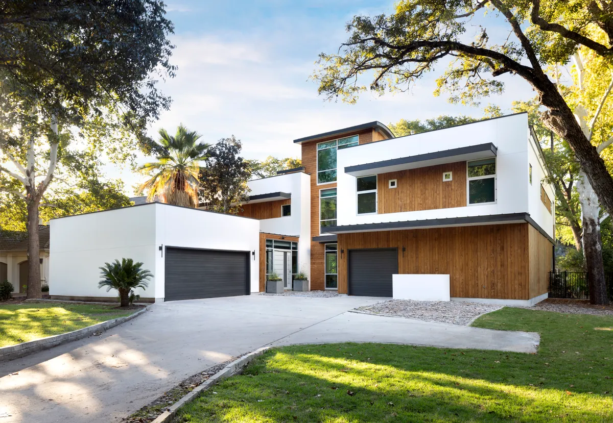 Wander Austin Emerald