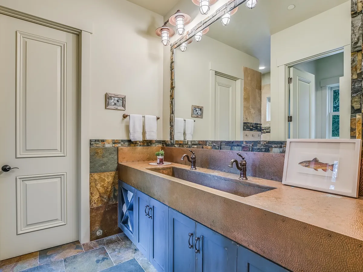 Wander Austin Freestone