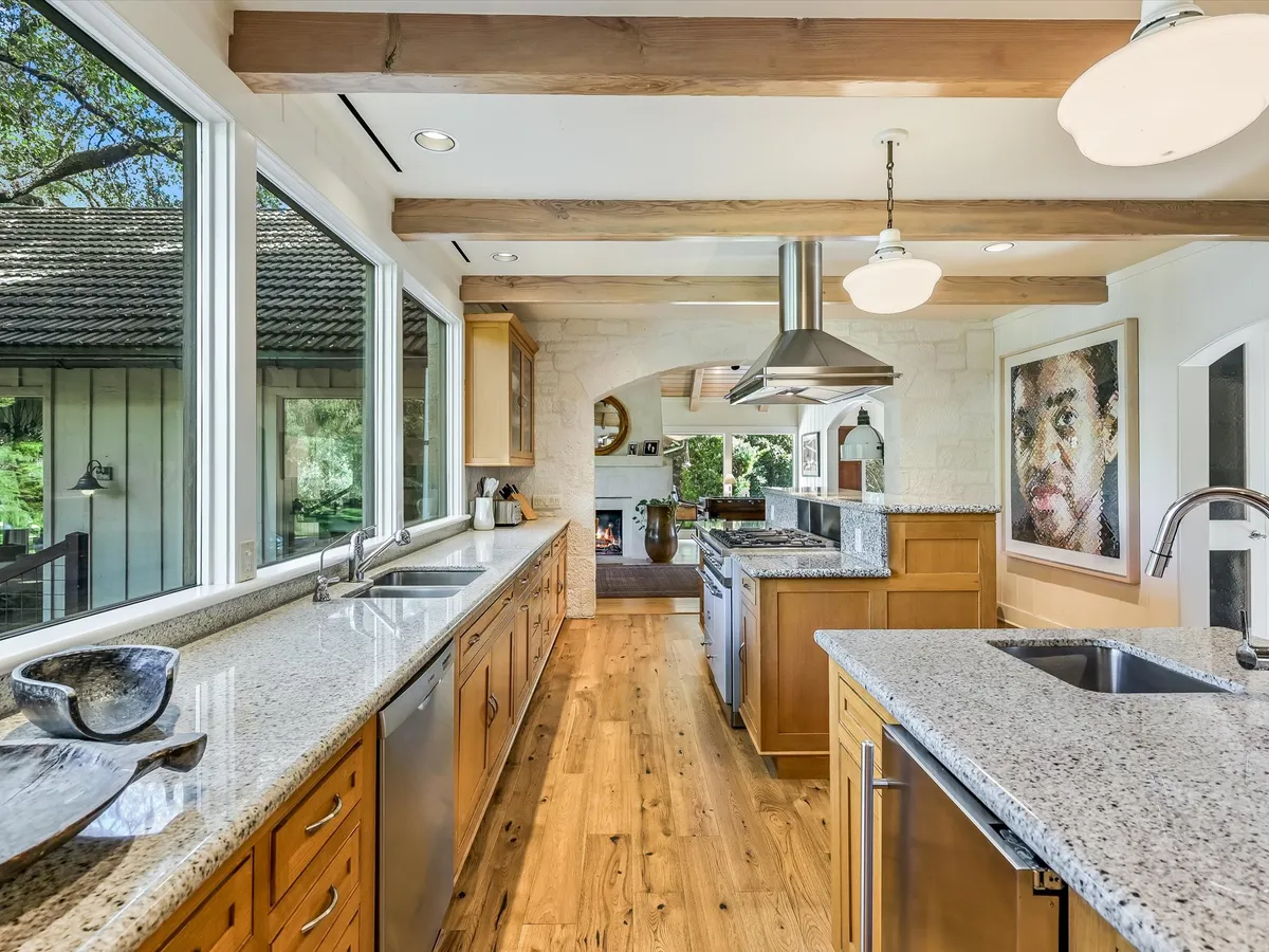 Wander Austin Woods #24