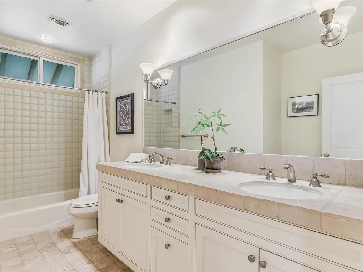 Wander Austin Woods #15