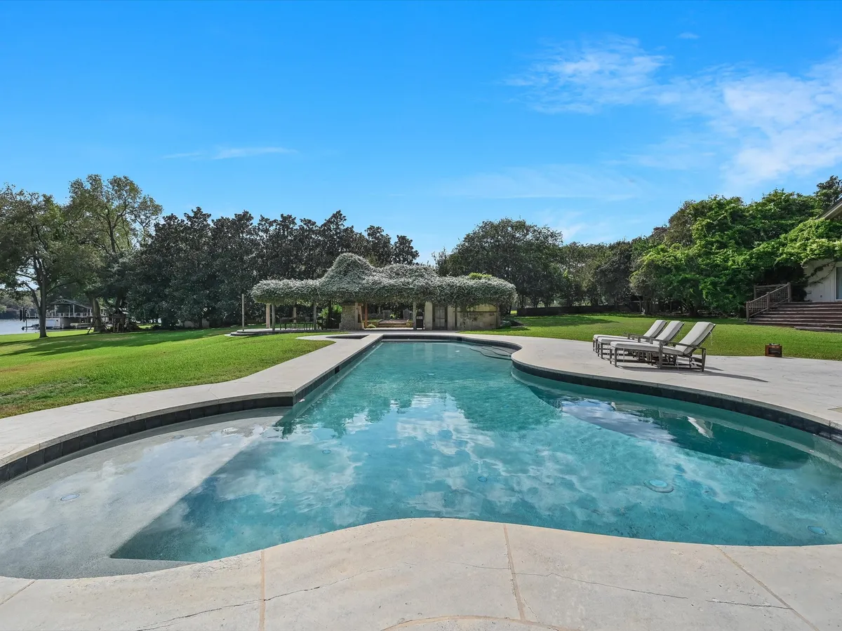 Wander Austin Woods #33