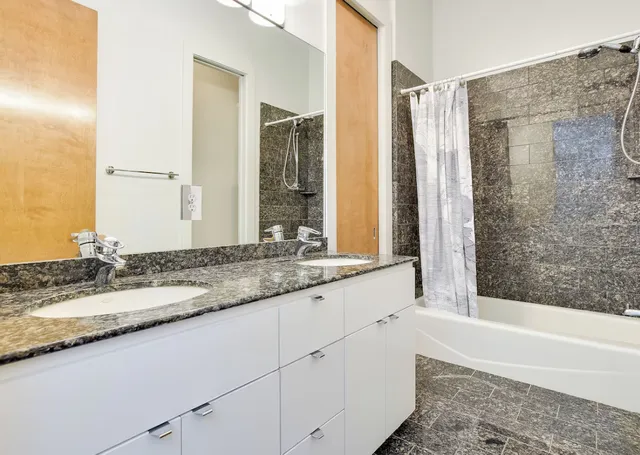 Wander Austin Emerald #19