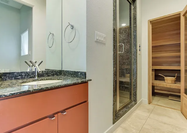 Wander Austin Emerald #20