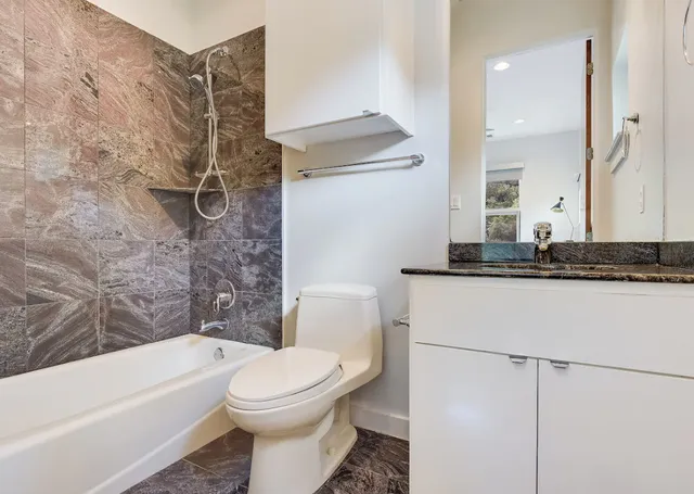 Wander Austin Emerald #22