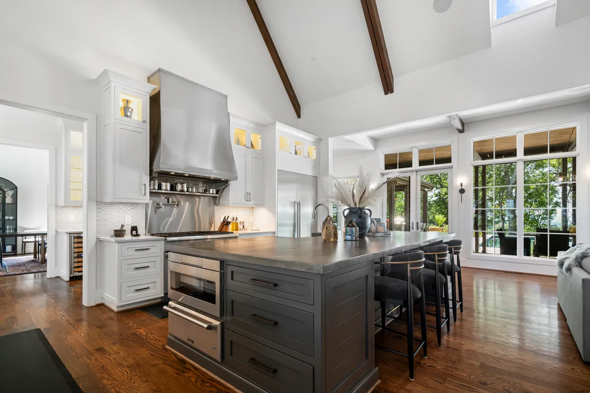 Wander Nashville Heights