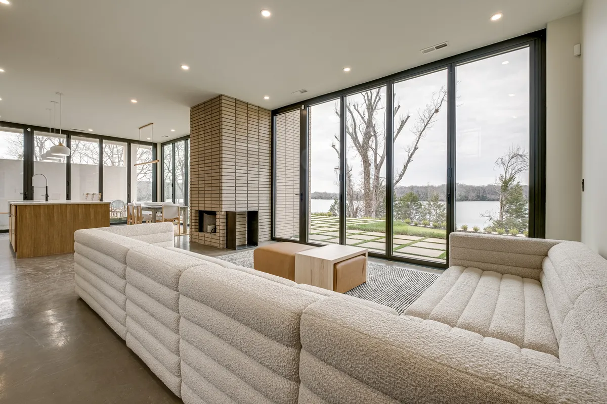 Wander Nashville Lakeside