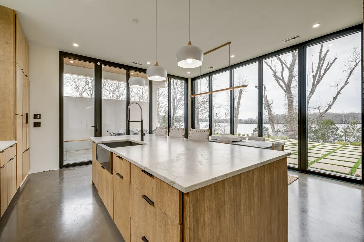 Wander Nashville Lakeside