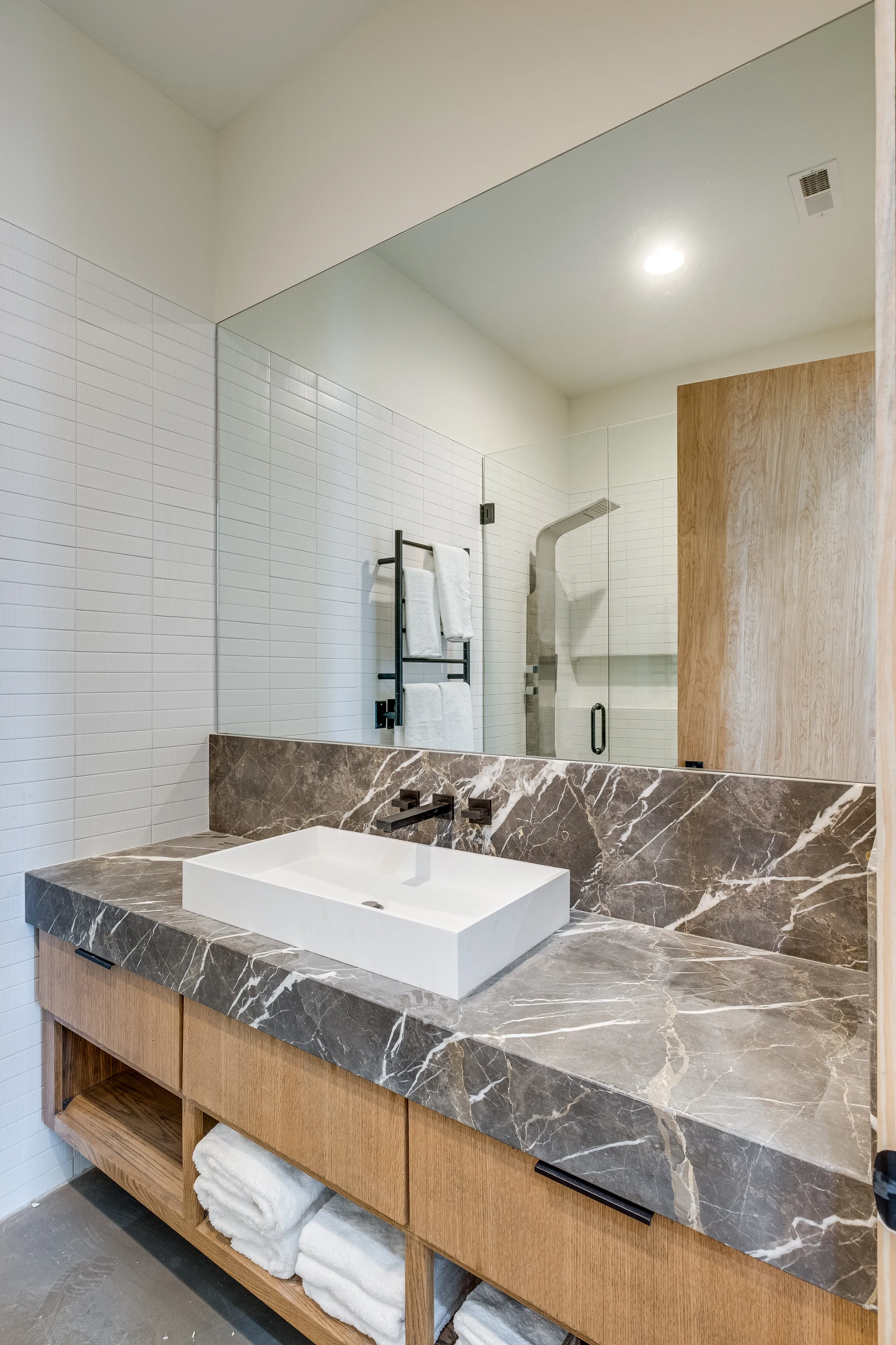 Wander Nashville Lakeside #9