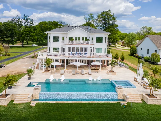 Wander Nashville Oasis
