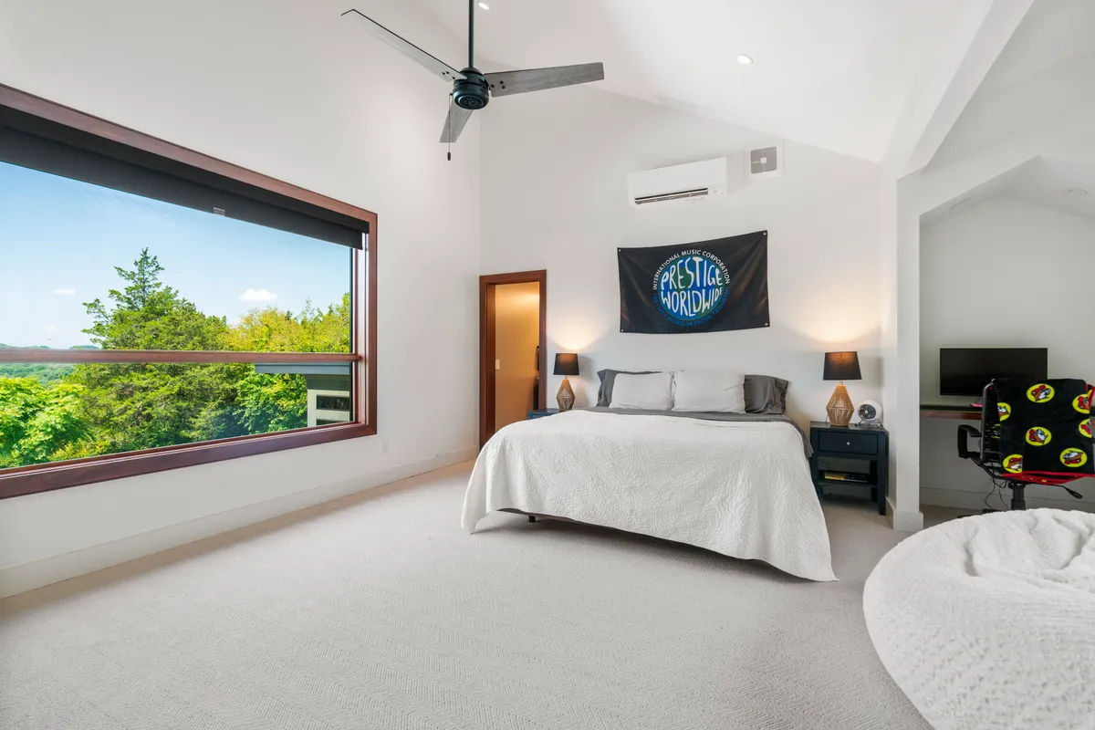 Bedroom 3 image