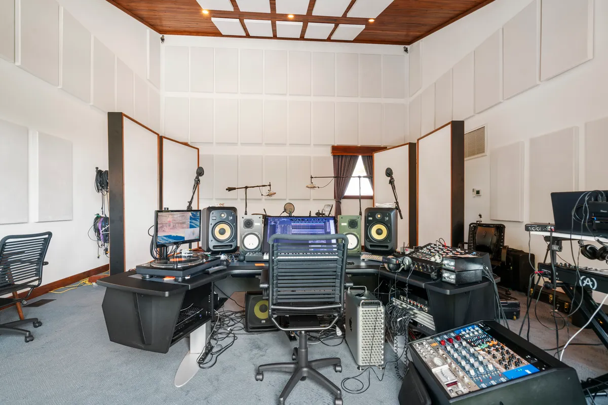 Wander Nashville Sanctuary