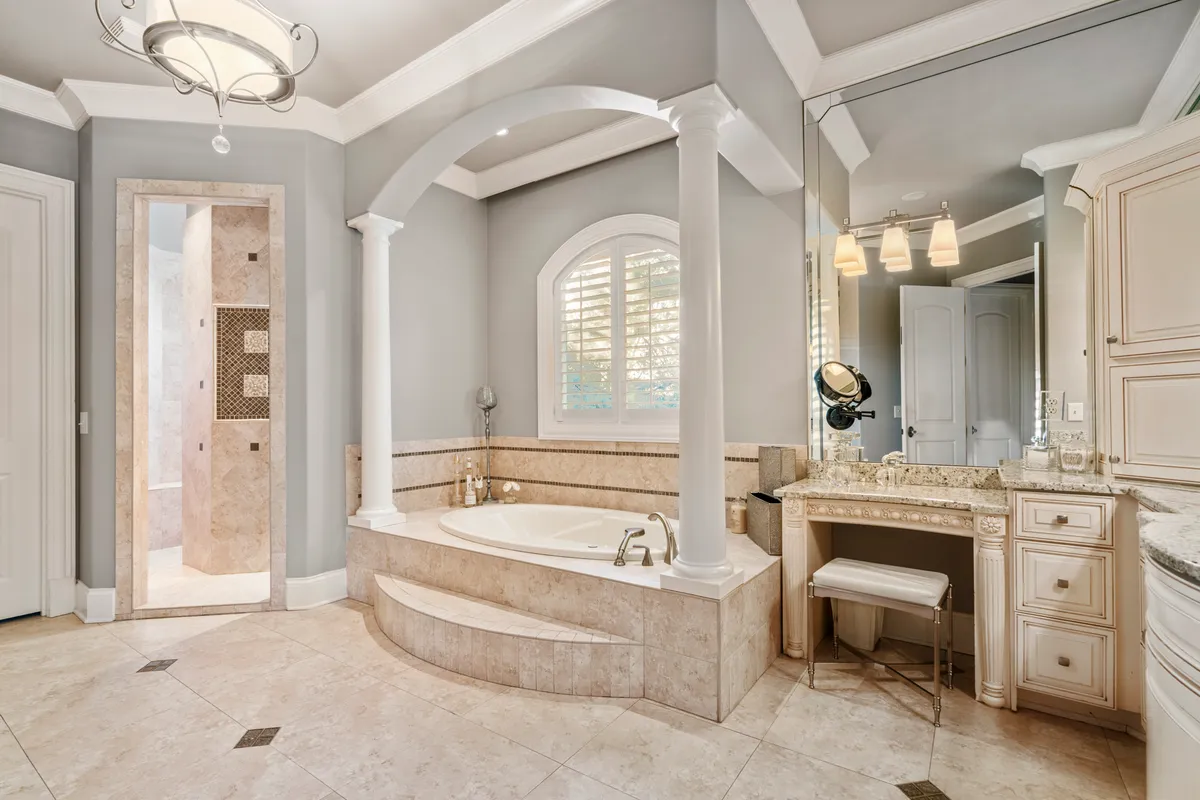 Wander Nashville Bay