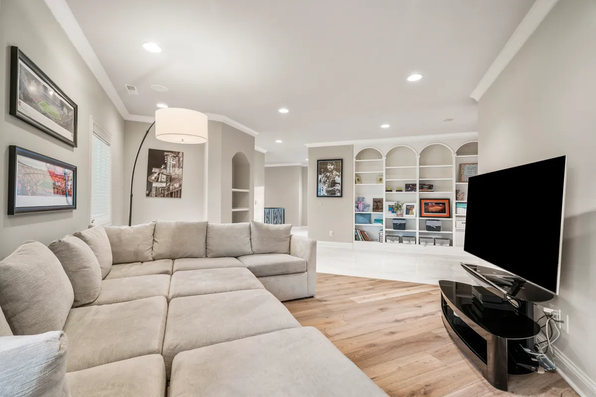 Wander Nashville Bay