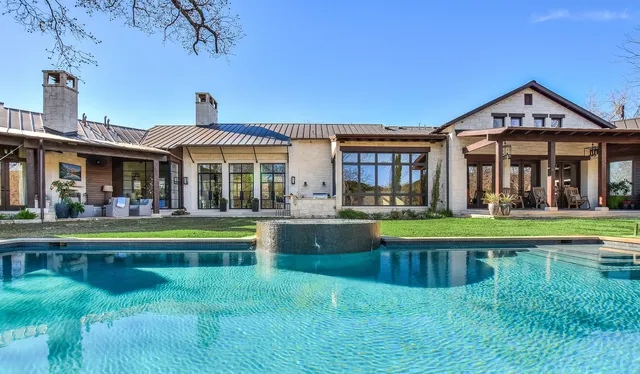 image for Wander Austin Riverstone