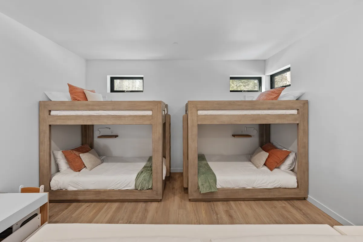 Bunk Bedroom image