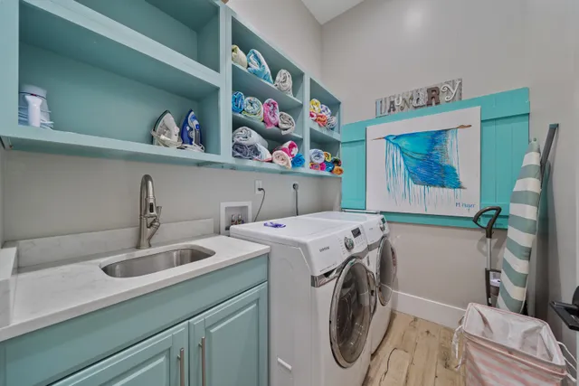 Wander Miramar Heights