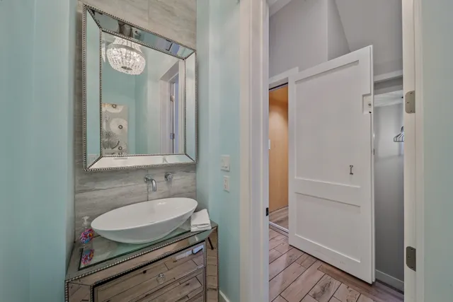 Wander Miramar Heights