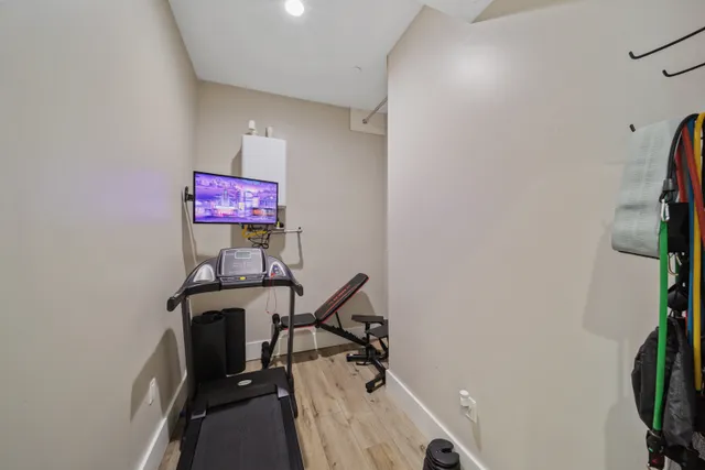 Wander Miramar Heights