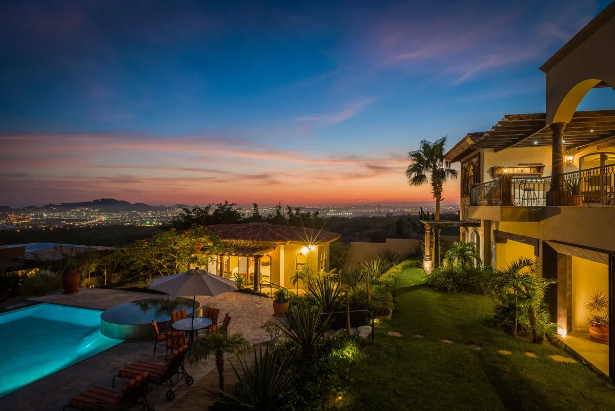 Wander Cabo Crest #5