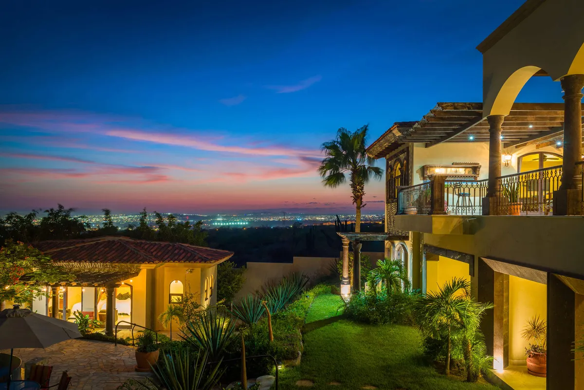 Wander Cabo Crest #4