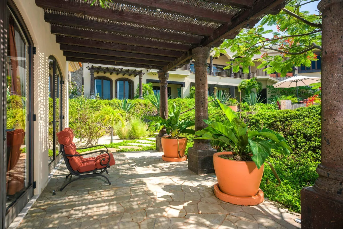 Wander Cabo Crest #10