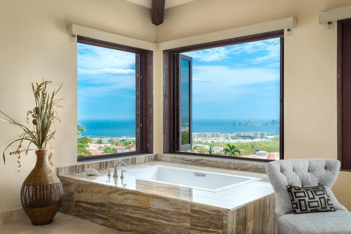 Wander Cabo Crest #24