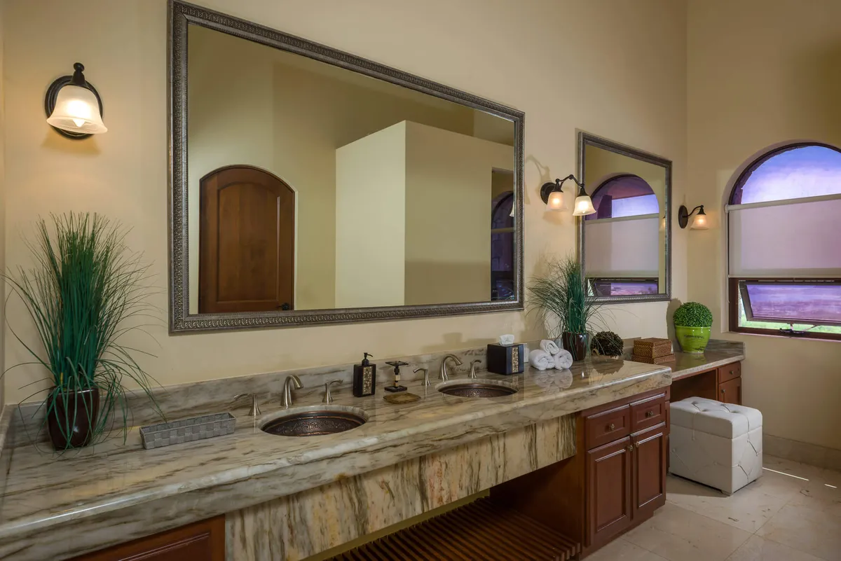 Wander Cabo Crest #25