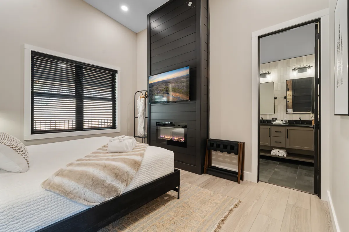 Bedroom 5 image
