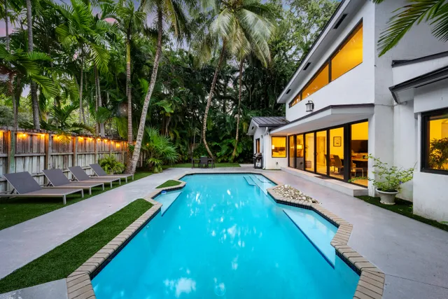 Wander Grove Banyan