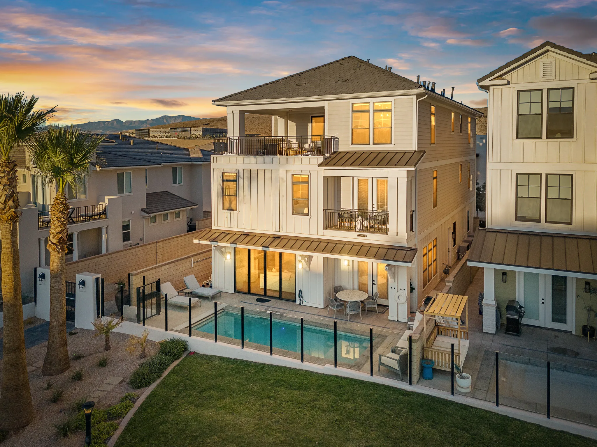 Edgewater at Desert Color by Ember Stays – 8 Bedroom Vacation