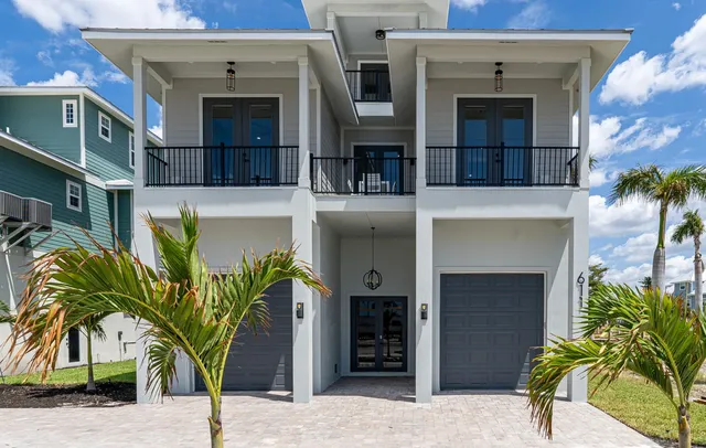 Wander Fort Myers Breeze