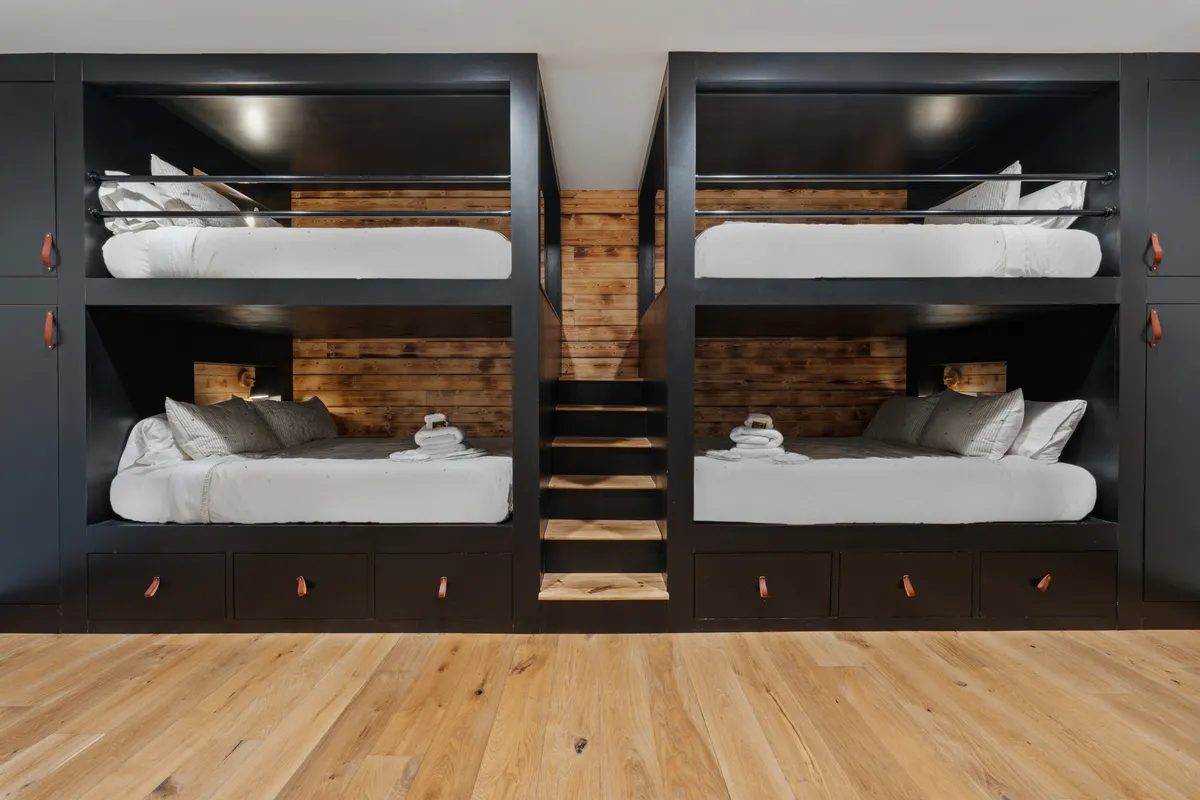 Bunk Bedroom image