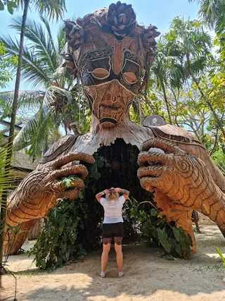 Escultura Ven a la Luz