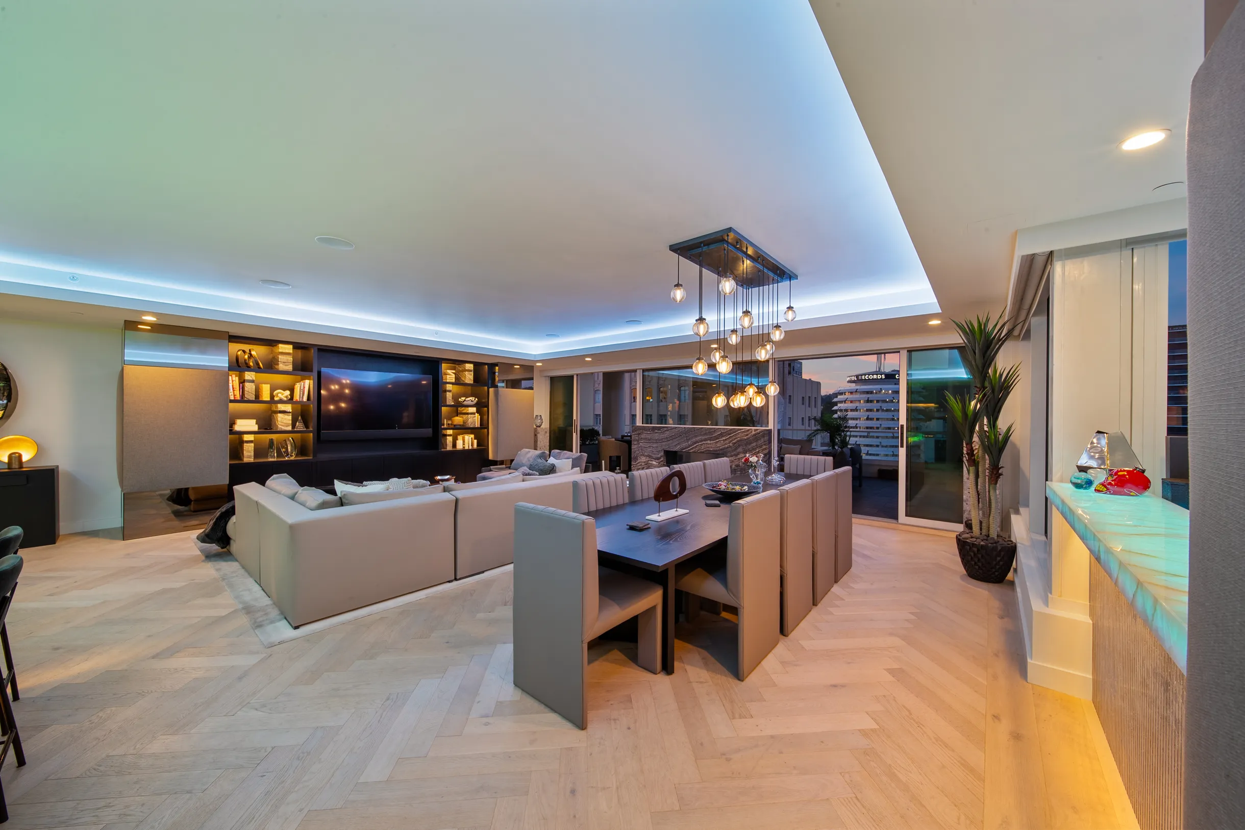 Wander Hollywood Penthouse #7