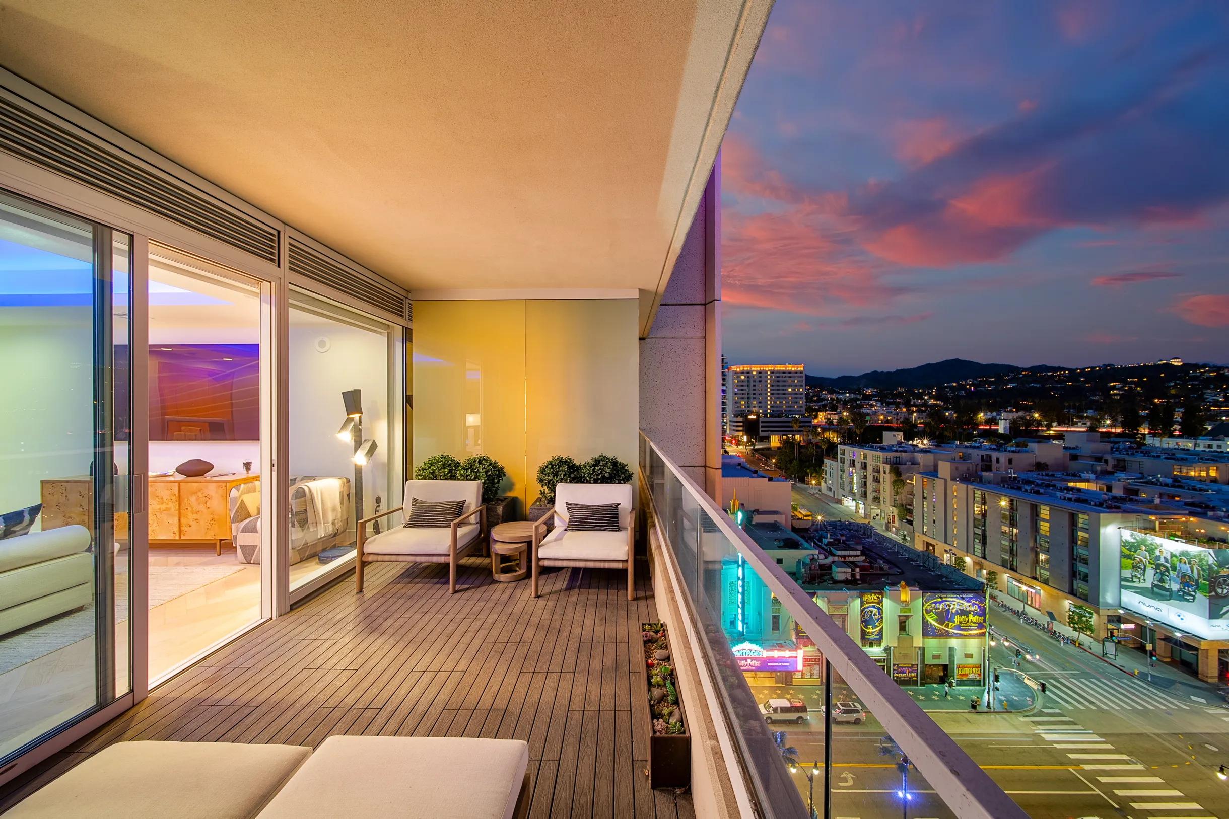 Wander Hollywood Penthouse #38